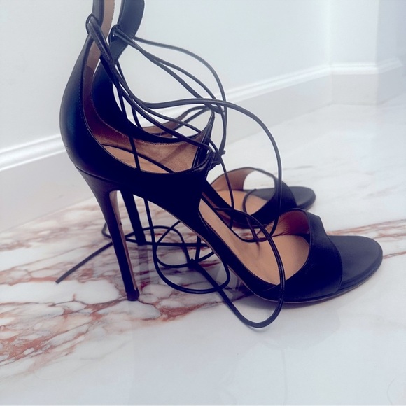 Gianvito Rossi Elegant Black Stiletto Heels 39 - Picture 9 of 16